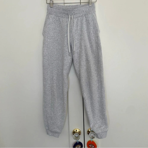 Lululemon Scuba High-Rise Jogger - Picture 4 of 8